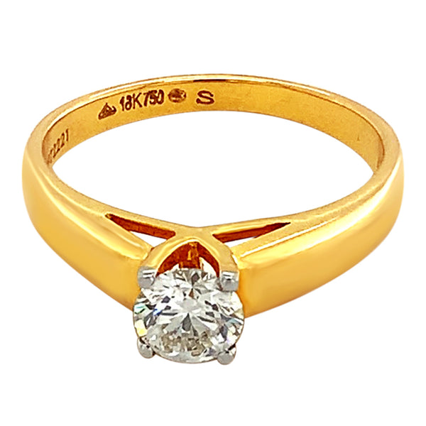 Classic Allure Yellow Gold Solitaire A Bold Symbol of Timeless Elegance