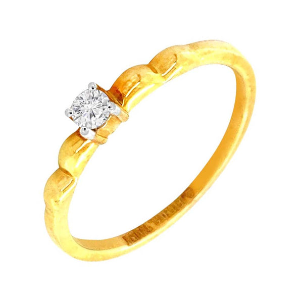 Golden Blossom Solitaire Radiating Grace A Strong Impression of Eternal Beauty.